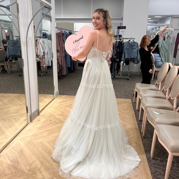 Brand New Wedding Dress & Veil - Picture 1 of 12